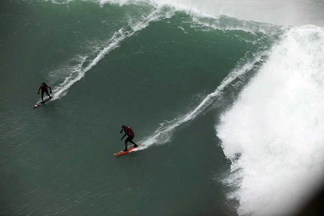 Storm Surfers: New Zealand - Van film