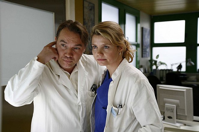 Achtung Arzt! - Film - Thomas Arnold, Annette Frier