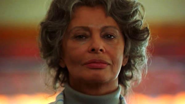 Between Strangers - De la película - Sophia Loren