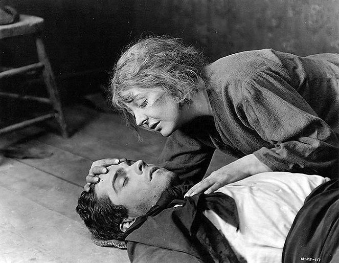 The Red Lily - Z filmu - Ramon Novarro, Enid Bennett