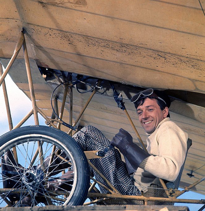 Those Magnificent Men in Their Flying Machines, or How I Flew from London to Paris in 25 hours 11 minutes - Z filmu - Jean-Pierre Cassel