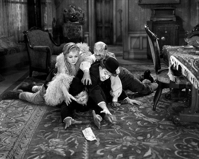 Laurel y Hardy en el Oeste - De la película - Sharon Lynn, Oliver Hardy, James Finlayson, Stan Laurel