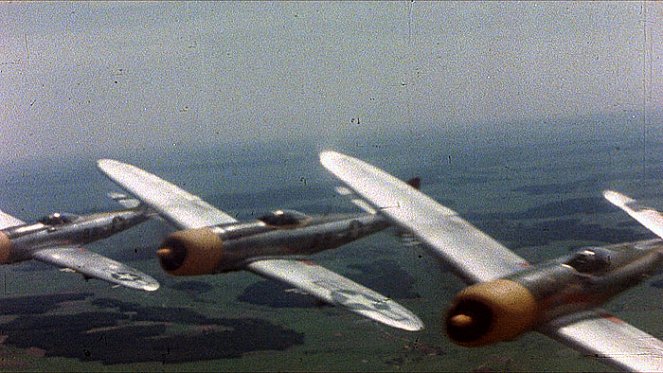 WWII Lost Films: The Air War - Z filmu