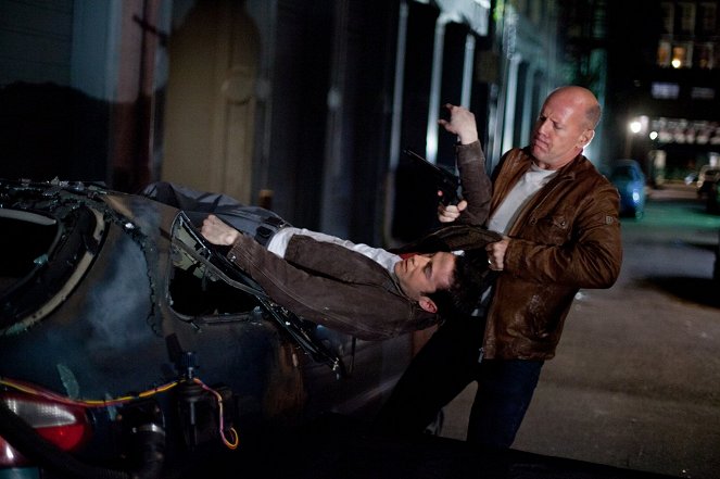 Looper: Nájomný zabijak - Z filmu - Joseph Gordon-Levitt, Bruce Willis