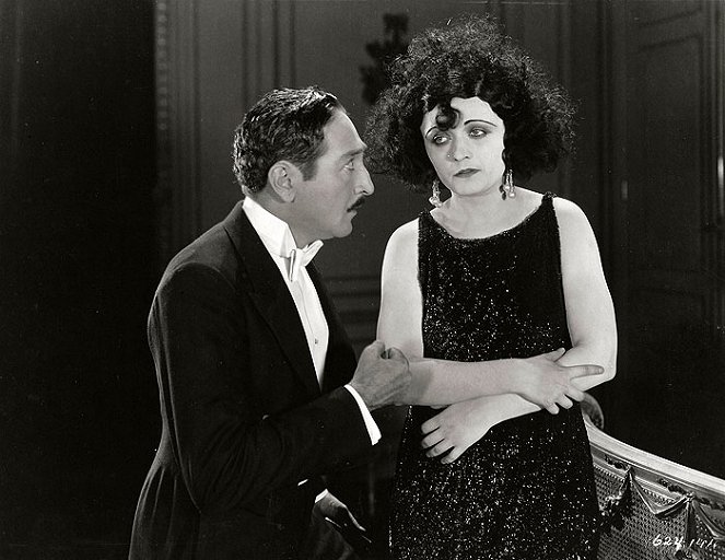 Shadows of Paris - Z filmu - Adolphe Menjou, Pola Negri