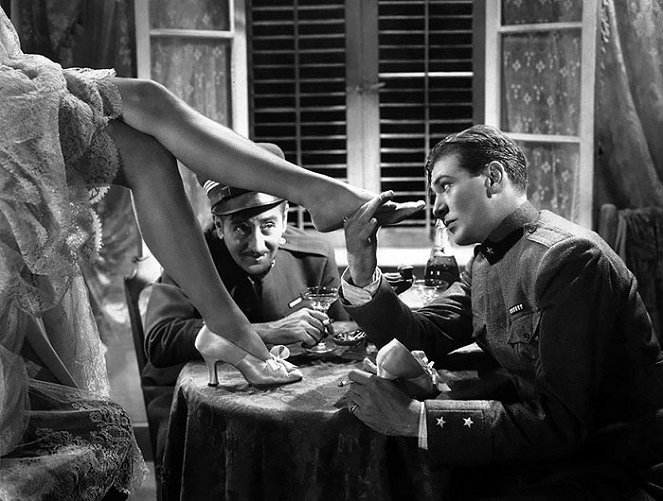 Adiós a las armas - De la película - Adolphe Menjou, Gary Cooper