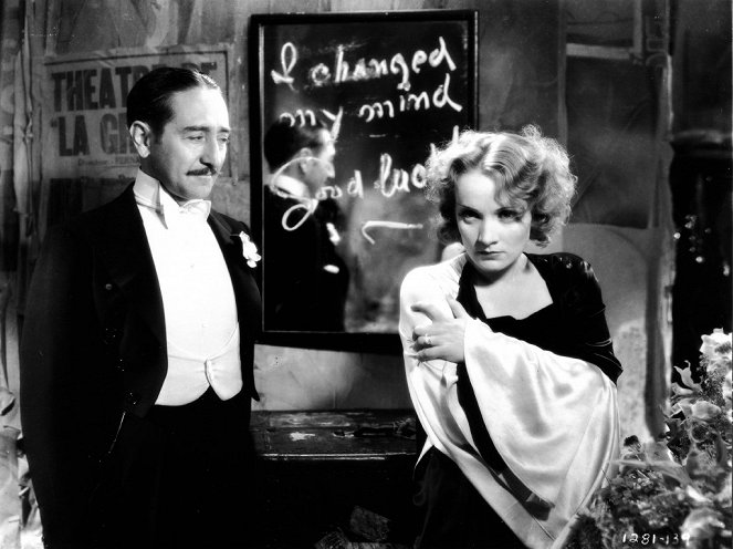 Herzen in Flammen - Filmfotos - Adolphe Menjou, Marlene Dietrich
