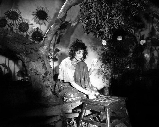 The Squall - Kuvat elokuvasta - Myrna Loy
