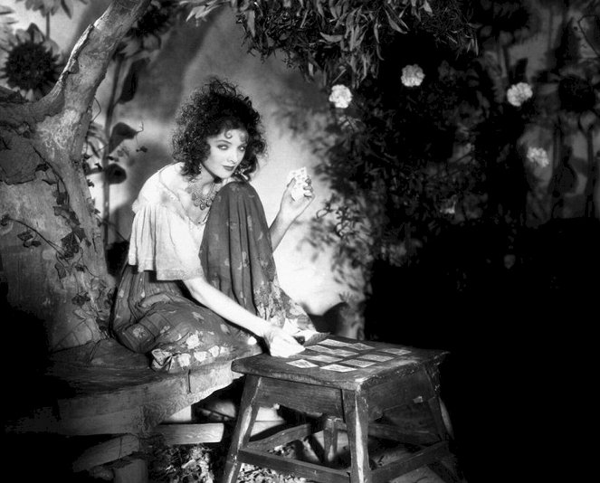 The Squall - Kuvat elokuvasta - Myrna Loy