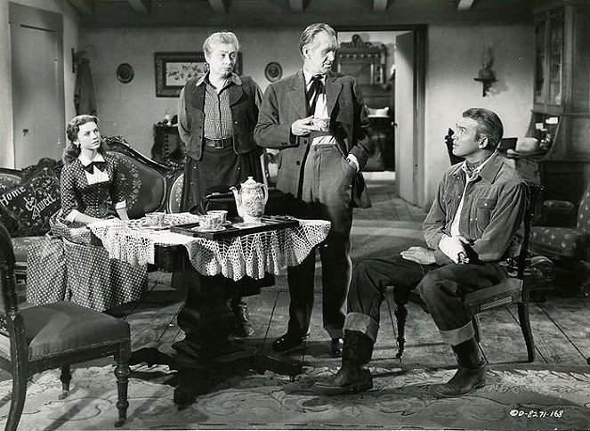 The Man from Laramie - Photos - Cathy O'Donnell, Aline MacMahon, James Stewart