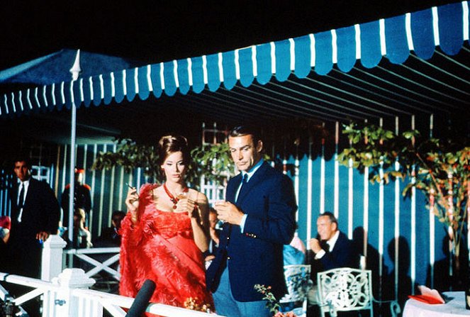 James Bond - Feuerball - Filmfotos - Claudine Auger, Sean Connery