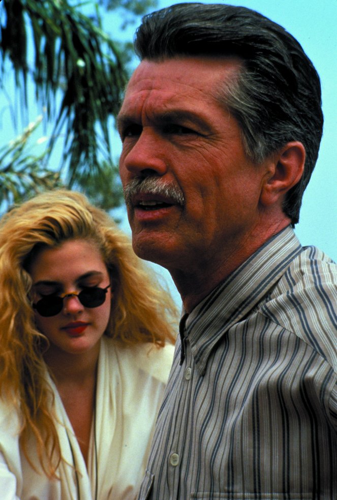 Jedovatý brečtan - Z filmu - Drew Barrymore, Tom Skerritt