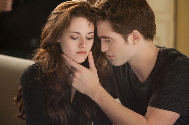 Twilight 4.2: Breaking Dawn - Bis(s) zum Ende der Nacht (Teil 2) - Filmfotos - Kristen Stewart, Robert Pattinson