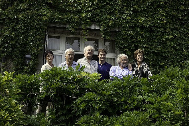 Und wenn wir alle zusammenziehen? - Filmfotos - Geraldine Chaplin, Guy Bedos, Claude Rich, Daniel Brühl, Pierre Richard, Jane Fonda