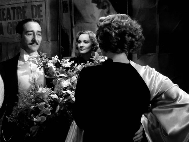Marokko - Herzen in Flammen - Filmfotos - Adolphe Menjou, Marlene Dietrich