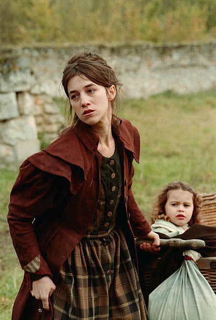 Les Misérables - Z filmu - Charlotte Gainsbourg, Léopoldine Serre