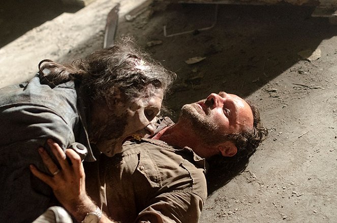 The Walking Dead - Sick - Photos - Andrew Lincoln