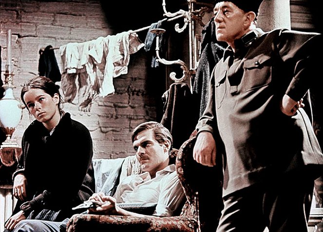Doktor Živago - Z filmu - Geraldine Chaplin, Omar Sharif, Alec Guinness