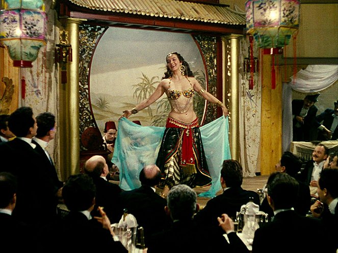 French Cancan - Van film - María Félix