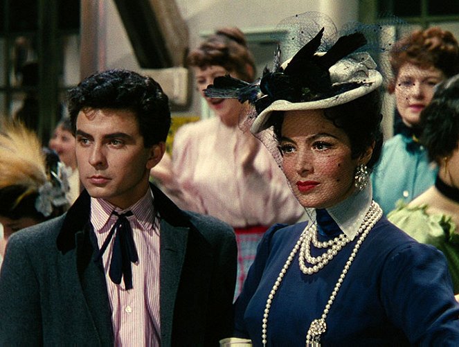 Mulató a Montmartre-on - Filmfotók - Franco Pastorino, María Félix