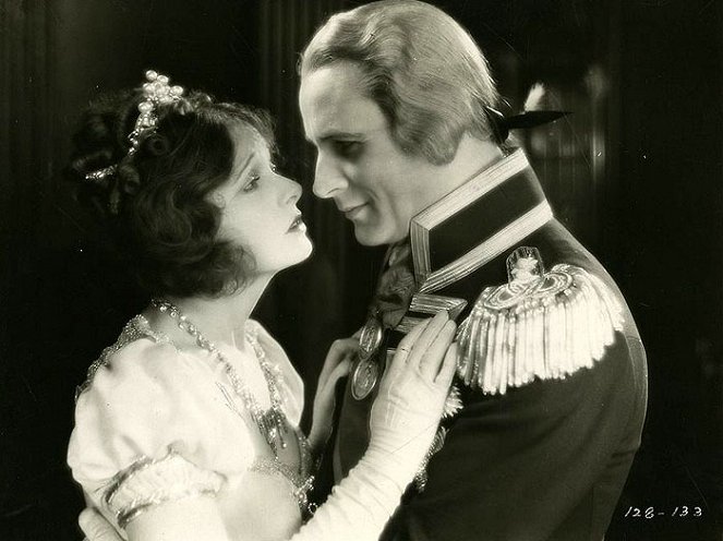 Lady Hamilton - Filmfotos - Corinne Griffith, Victor Varconi