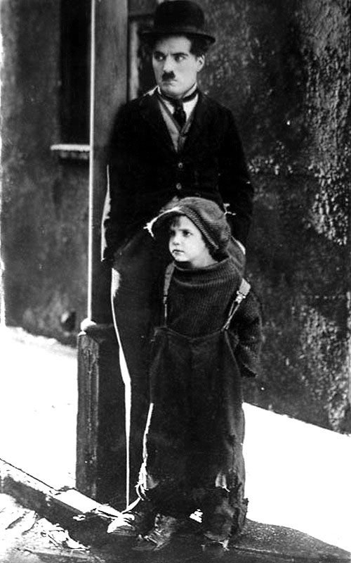 Der Vagabund und das Kind - Filmfotos - Charlie Chaplin, Jackie Coogan