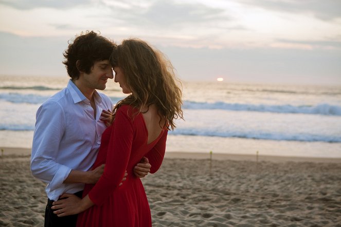 Love Lasts Three Years - Photos - Gaspard Proust, Louise Bourgoin