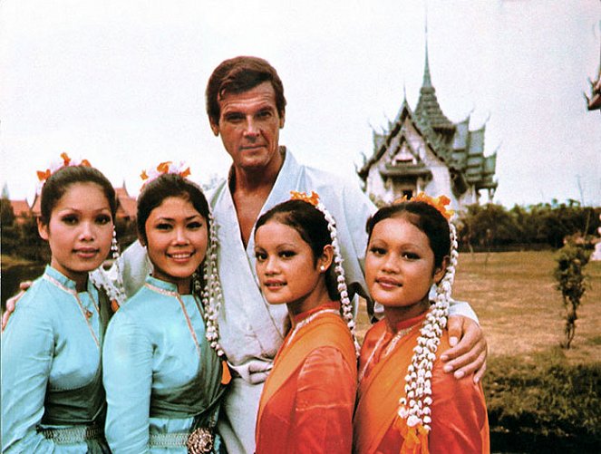 The Man with the Golden Gun - Making of - Roger Moore