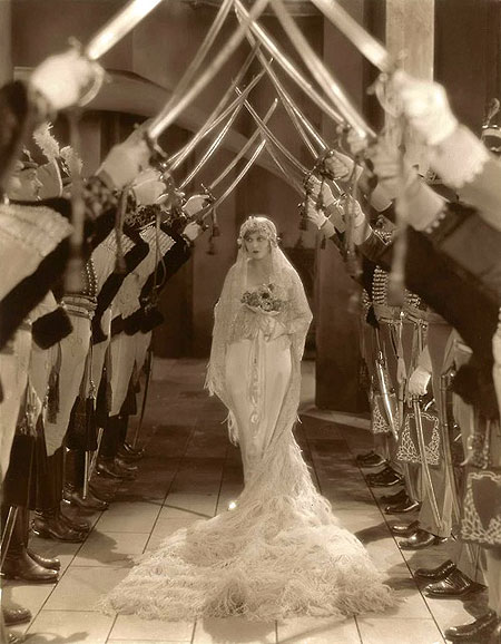 The Lady in Ermine - Filmfotók - Corinne Griffith