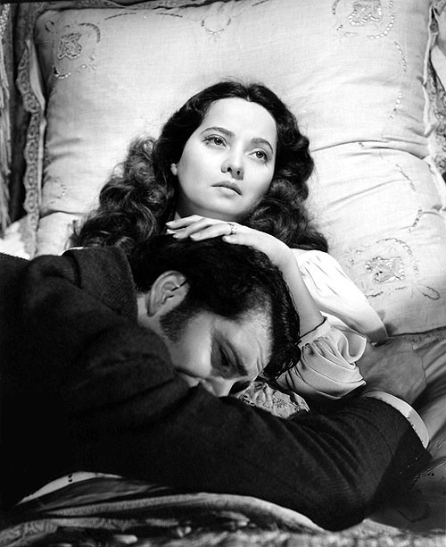 Stürmische Höhen - Filmfotos - Merle Oberon, Laurence Olivier