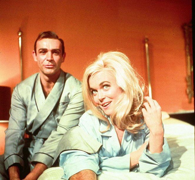 James Bond: Goldfinger - Filmfotók - Sean Connery, Shirley Eaton