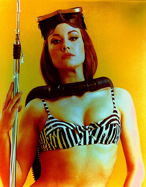 James Bond - Feuerball - Werbefoto - Claudine Auger