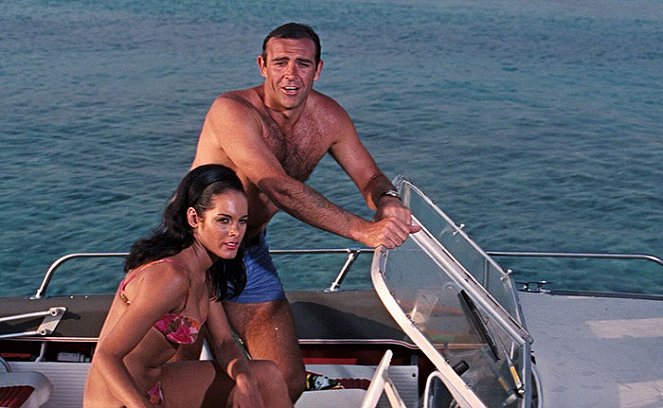 James Bond: Tűzgolyó - Filmfotók - Martine Beswick, Sean Connery