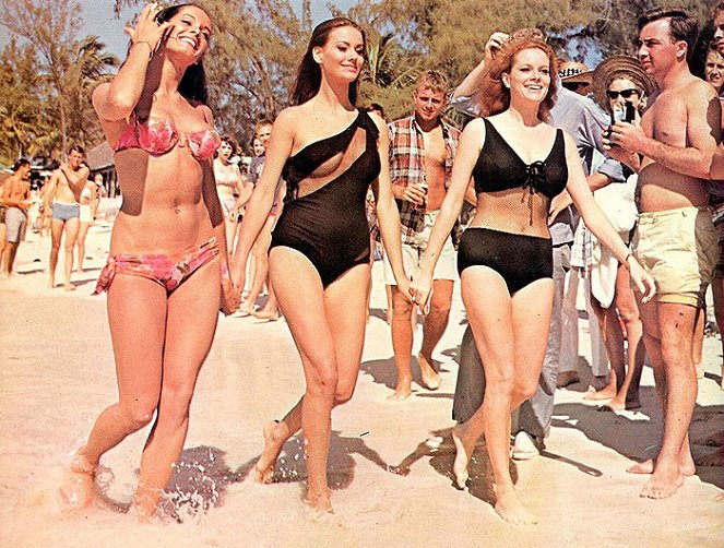 Pallosalama - Kuvat elokuvasta - Martine Beswick, Claudine Auger, Luciana Paluzzi