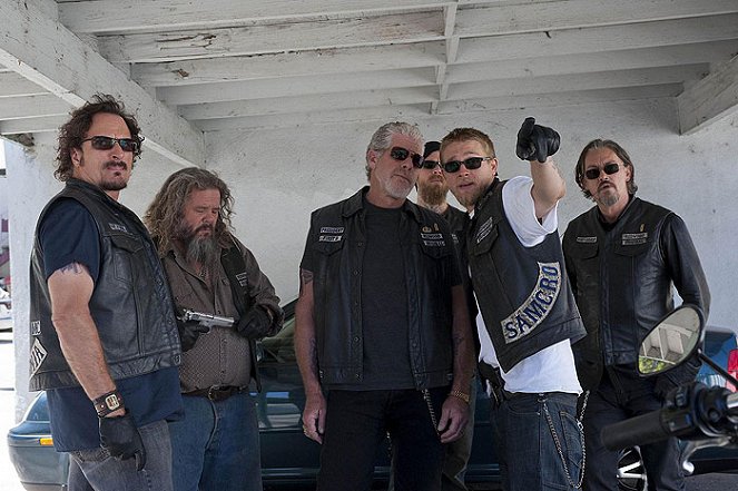 Sons of Anarchy - Season 4 - Filmfotos - Kim Coates, Mark Boone Junior, Ron Perlman, Ryan Hurst, Charlie Hunnam, Tommy Flanagan