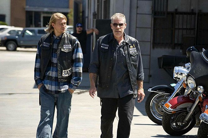 Sons of Anarchy - Filmfotos - Charlie Hunnam, Ron Perlman