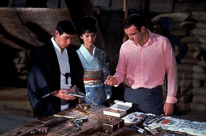 James Bond: Žiješ len dvakrát - Z filmu - Tecuró Tanba, Akiko Wakabajaši, Sean Connery