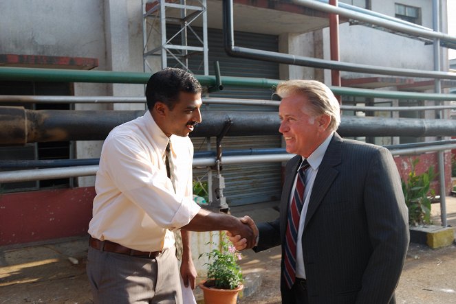 Bhopal: Prayer for Rain - De la película - Martin Sheen