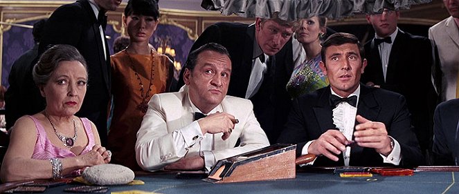 James Bond: V tajnej službe Jej veličenstva - Z filmu - Bessie Love, Steve Plytas, George Lazenby
