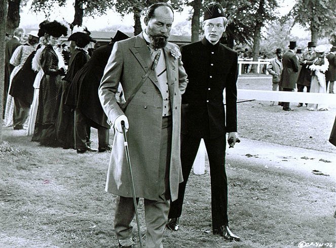 A fiatal Churchill - Filmfotók - Robert Shaw, Simon Ward