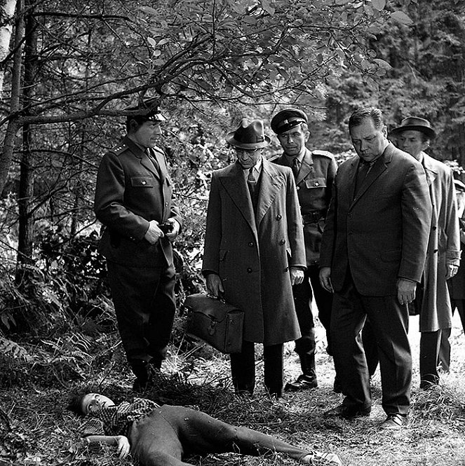 On the Trail of Blood - Photos - Vladimír Ptáček, Bohumil Koška, Rudolf Hrušínský