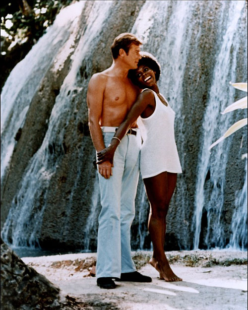 Live and Let Die - Photos - Roger Moore, Gloria Hendry