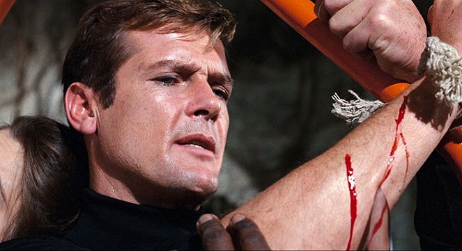 Live and Let Die - Photos - Roger Moore