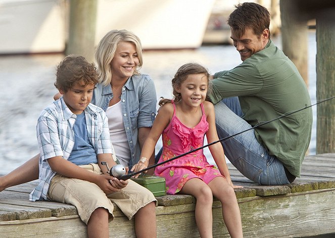 Um Refúgio Para a Vida - Do filme - Noah Lomax, Julianne Hough, Mimi Kirkland, Josh Duhamel