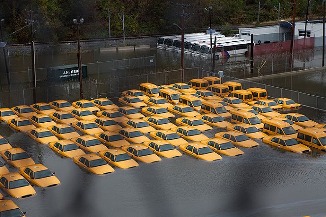 Superstorm New York: What Really Happened - De filmes