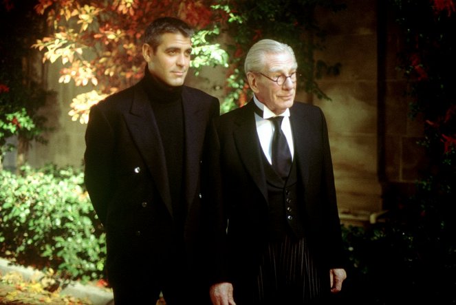 Batman a Robin - Z filmu - George Clooney, Michael Gough