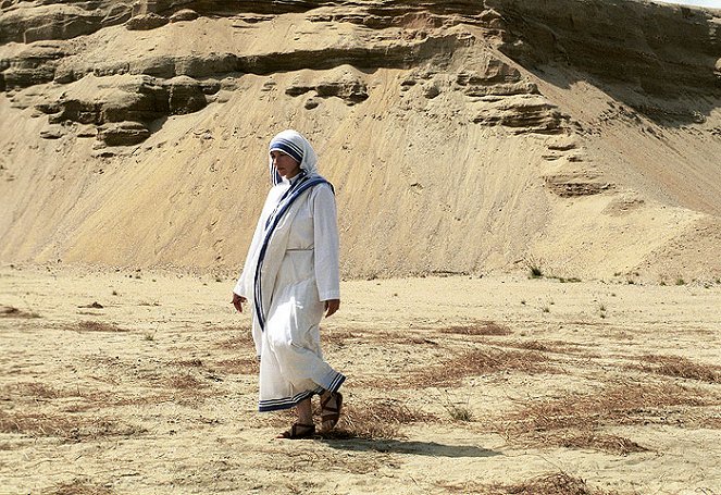 Mother Teresa of Calcutta - Photos - Olivia Hussey