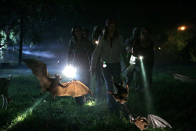 Vampire Bats - Filmfotos - Jessica Stroup, Lucy Lawless