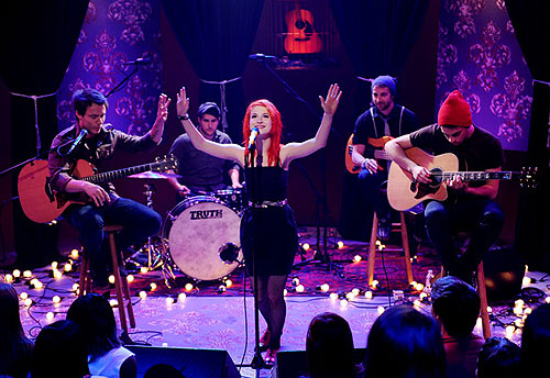 Paramore: Unplugged - De la película - Josh Farro, Zac Farro, Hayley Williams, Jeremy Davis, Taylor York
