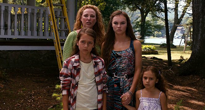 El verano de sus vidas - De la película - Virginia Madsen, Madeline Carroll, Emma Fuhrmann, Nicolette Pierini